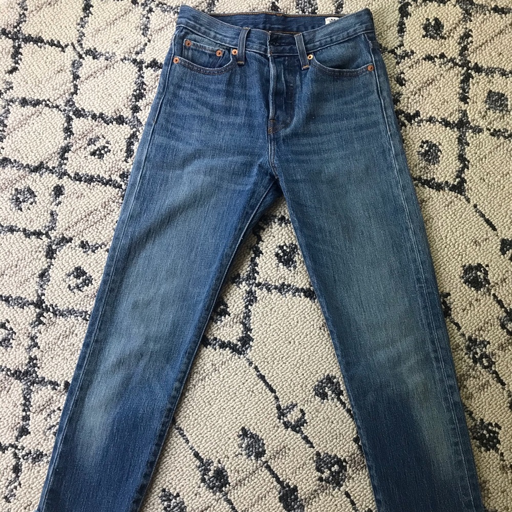 Levi’s white oak denim cropped jeans